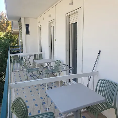 Playa-degli-angeli-ponente Apartament *