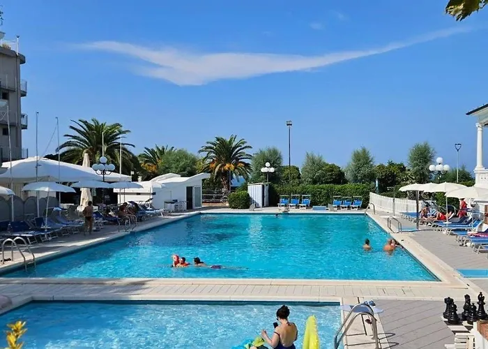 Playa-degli-angeli-ponente Lägenhet